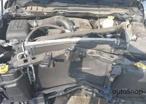 2017 Ram 1500 Express 4X4 6'4 Box z USA, uszkodzony, nr VIN 1C6RR7FT0HS853934